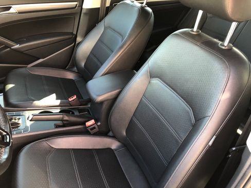 Used 2017 Volkswagen Passat 1.8T R-Line image 12