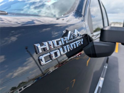 Used 2024 Chevrolet Silverado 2500 High Country w/ High Country Premium Package AWD/4WD image 10