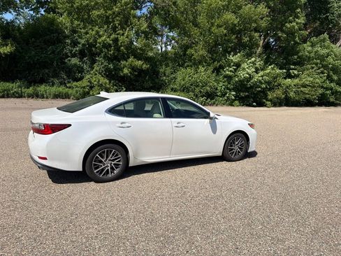 Used 2017 Lexus ES 350 w/ Premium Package FWD image 23