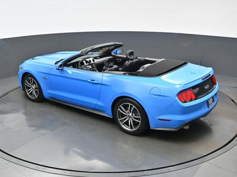 Used 2017 Ford Mustang GT Premium RWD image 33