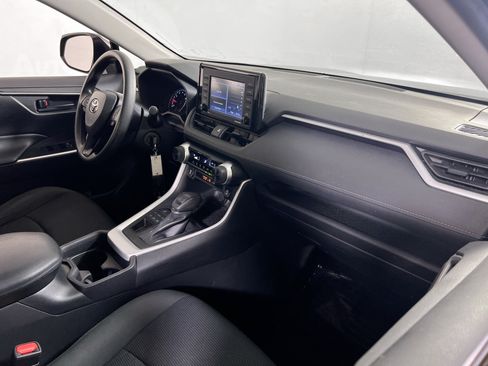 Used 2021 Toyota RAV4 LE AWD/4WD image 26