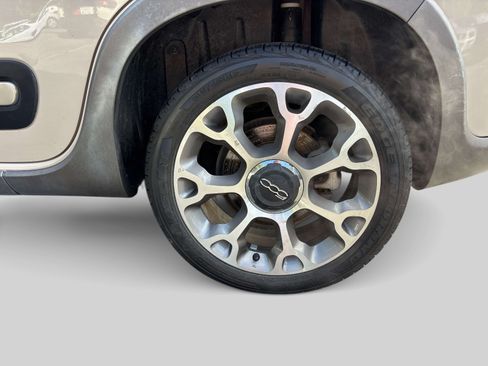 Used 2014 FIAT 500L Trekking w/ Popular Equipment Group FWD image 27