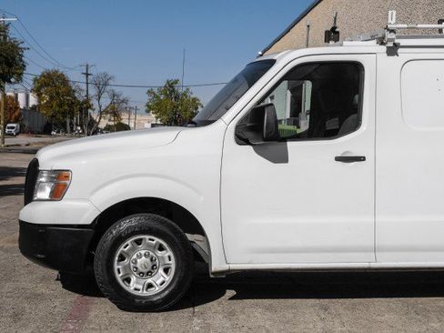 Used 2018 Nissan NV 2500 SV w/ Navigation Package image 17