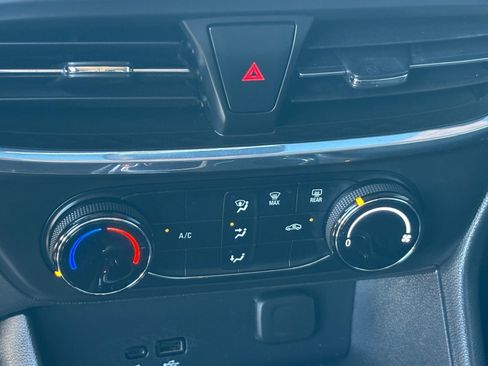 Used 2025 Buick Encore GX Preferred image 25