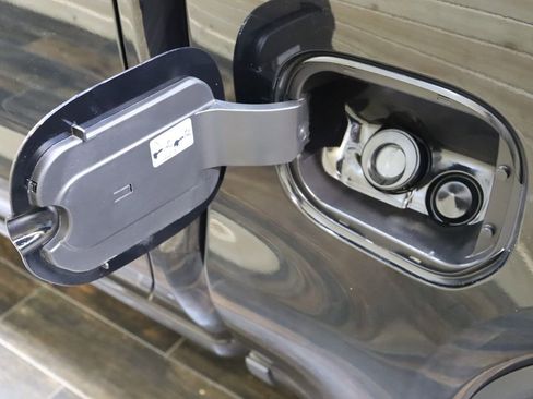 Used 2021 GMC Sierra 1500 SLE image 21