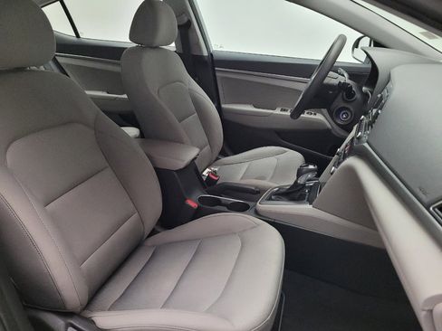 Used 2017 Hyundai Elantra SE image 21