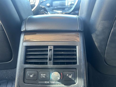 Used 2014 Toyota Avalon Limited image 28
