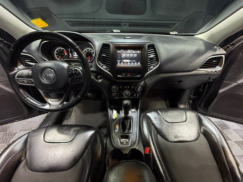 Used 2020 Jeep Cherokee Latitude Plus FWD image 20