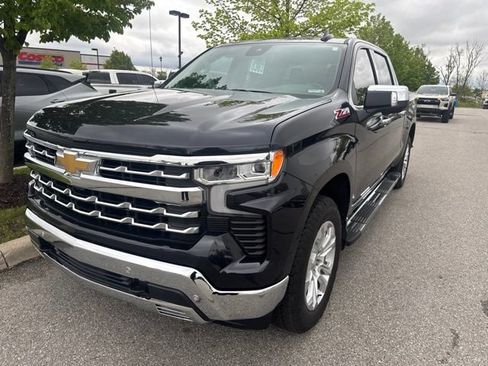 Used 2022 Chevrolet Silverado 1500 LTZ AWD/4WD image 1