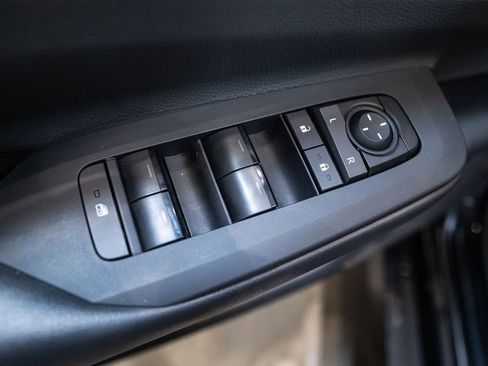 Used 2025 Toyota Prius LE image 20