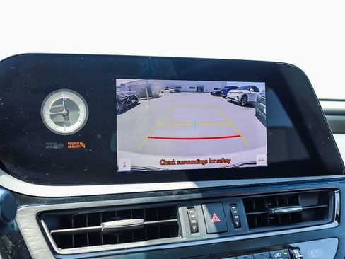 Used 2024 Lexus ES 300h w/ Premium Package FWD image 24