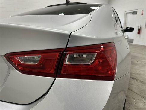 Used 2021 Chevrolet Malibu LS image 21