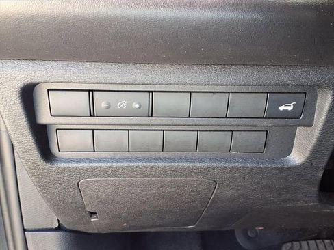 Used 2024 Mitsubishi Outlander SE image 12