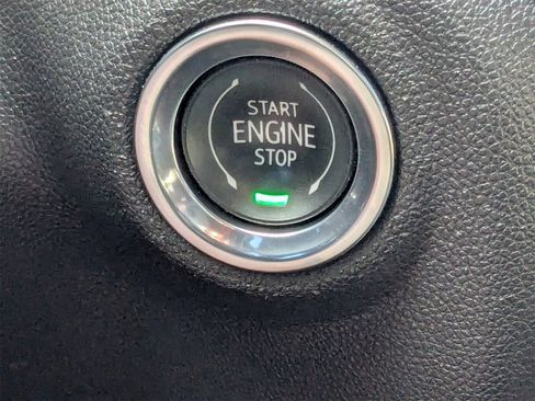 Used 2021 Chevrolet Silverado 1500 High Country w/ Technology Package image 32