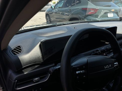 Used 2025 Kia K4 FWD image 35