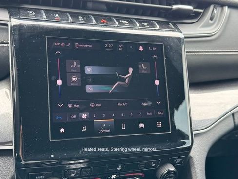 Used 2023 Jeep Grand Cherokee Altitude image 18