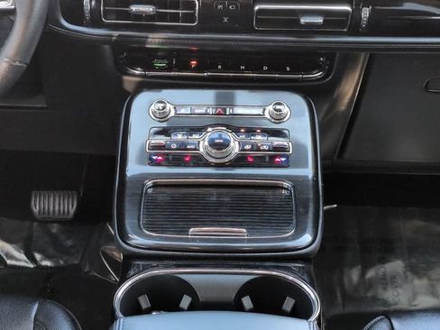 Used 2022 Lincoln Nautilus FWD w/ Premium Package image 19