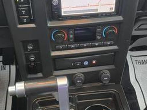 Used 2005 HUMMER H2 SUT w/ Preferred Equipment Group image 29