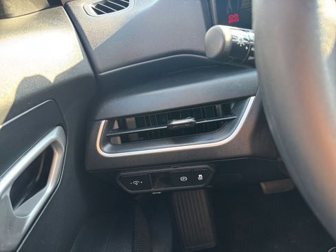 Used 2025 Kia K4 LXS image 33