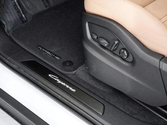 Certified 2026 Porsche Cayenne Coupe AWD/4WD image 9