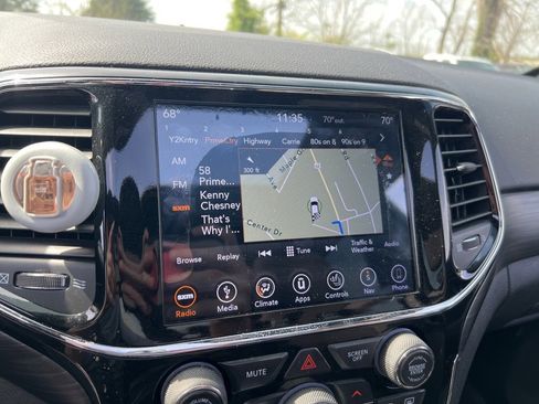 Used 2019 Jeep Grand Cherokee Laredo image 10