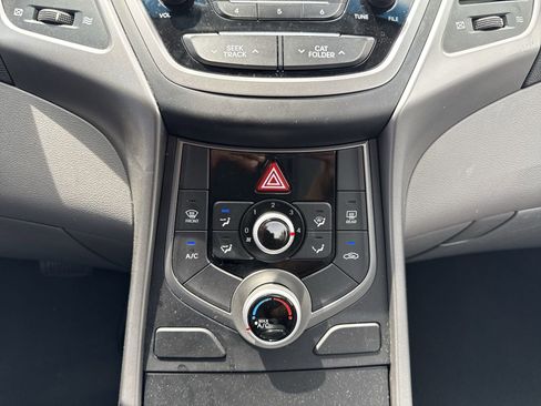 Used 2016 Hyundai Elantra SE FWD image 18