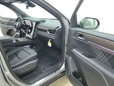 New 2026 GMC Acadia Denali w/ Super Cruise Package AWD/4WD image 21