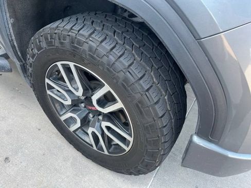 Used 2021 GMC Sierra 1500 AT4 w/ AT4 Value Package AWD/4WD image 5