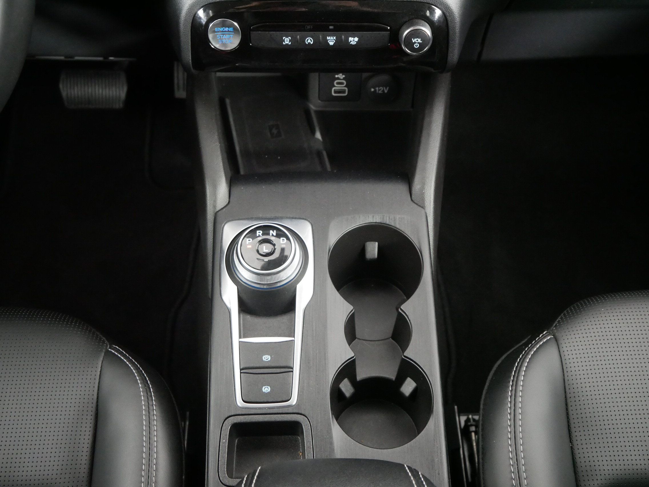 Used 2025 Ford Escape Platinum AWD/4WD image 23