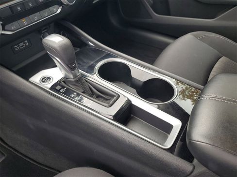 Used 2024 Nissan Altima 2.5 SV image 19