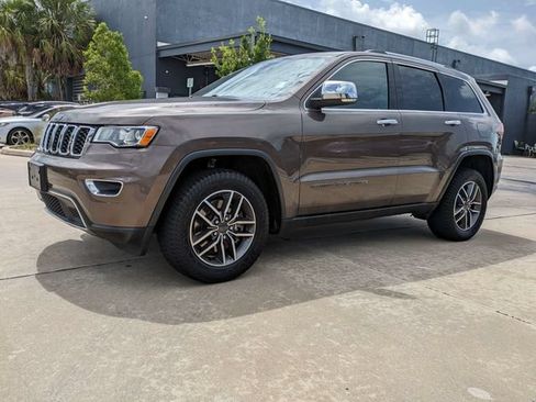 Used 2021 Jeep Grand Cherokee Limited AWD/4WD image 10