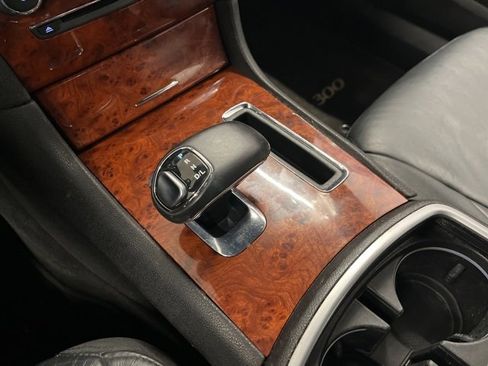 Used 2014 Chrysler 300 AWD w/ Driver Convenience Group image 19