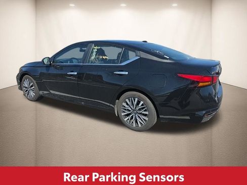 Used 2025 Nissan Altima 2.5 SV image 11