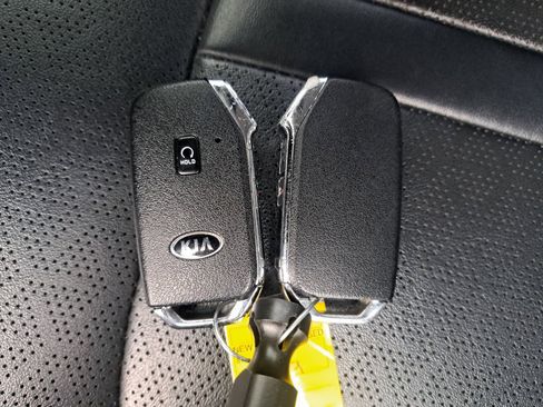 Used 2021 Kia Sorento S image 38