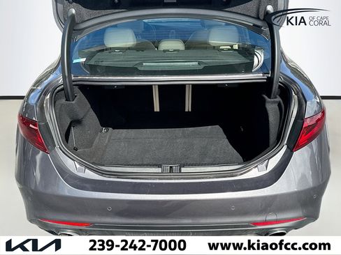 Used 2023 Alfa Romeo Giulia AWD w/ Quick Order Package 22X Lusso image 12