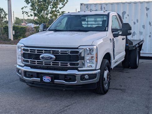 New 2025 Ford F350 XL w/ XL Chrome Package RWD image 8