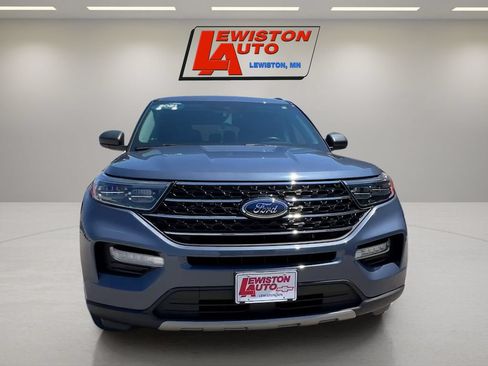 Used 2021 Ford Explorer XLT w/ Equipment Group 202A AWD/4WD image 8