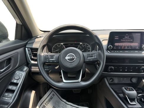 Used 2024 Nissan Rogue S AWD/4WD image 12