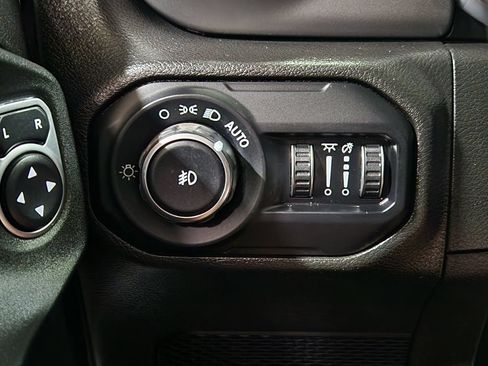 Used 2022 Jeep Wrangler Unlimited Sport AWD/4WD image 40