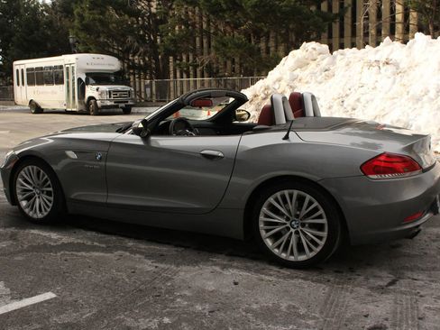 Used 2011 BMW Z4 sDrive35i image 11