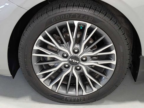 Used 2022 Kia Forte GT-Line w/ GT-Line Technology Package FWD image 3