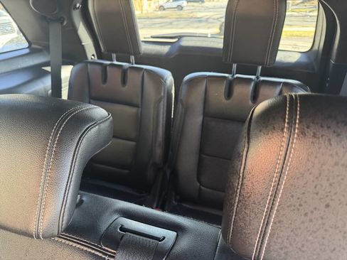 Used 2016 Ford Explorer Limited image 31