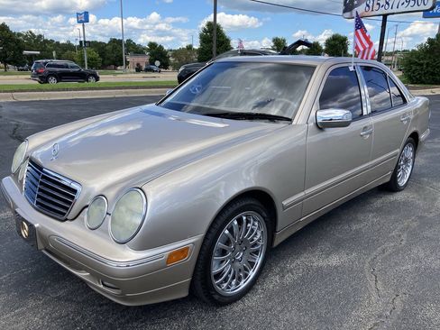 Used 2000 Mercedes-Benz E 320 Sedan image 7