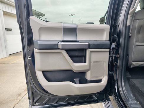 Used 2018 Ford F150 XLT w/ Equipment Group 302A Luxury image 12