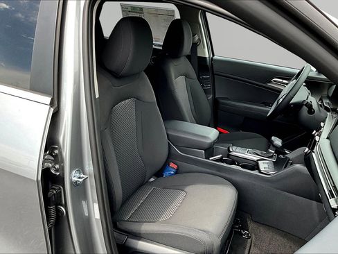 New 2026 Kia Sportage LX FWD image 18