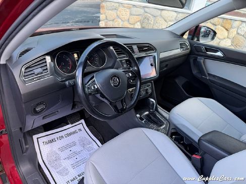 Used 2018 Volkswagen Tiguan SE AWD/4WD image 5