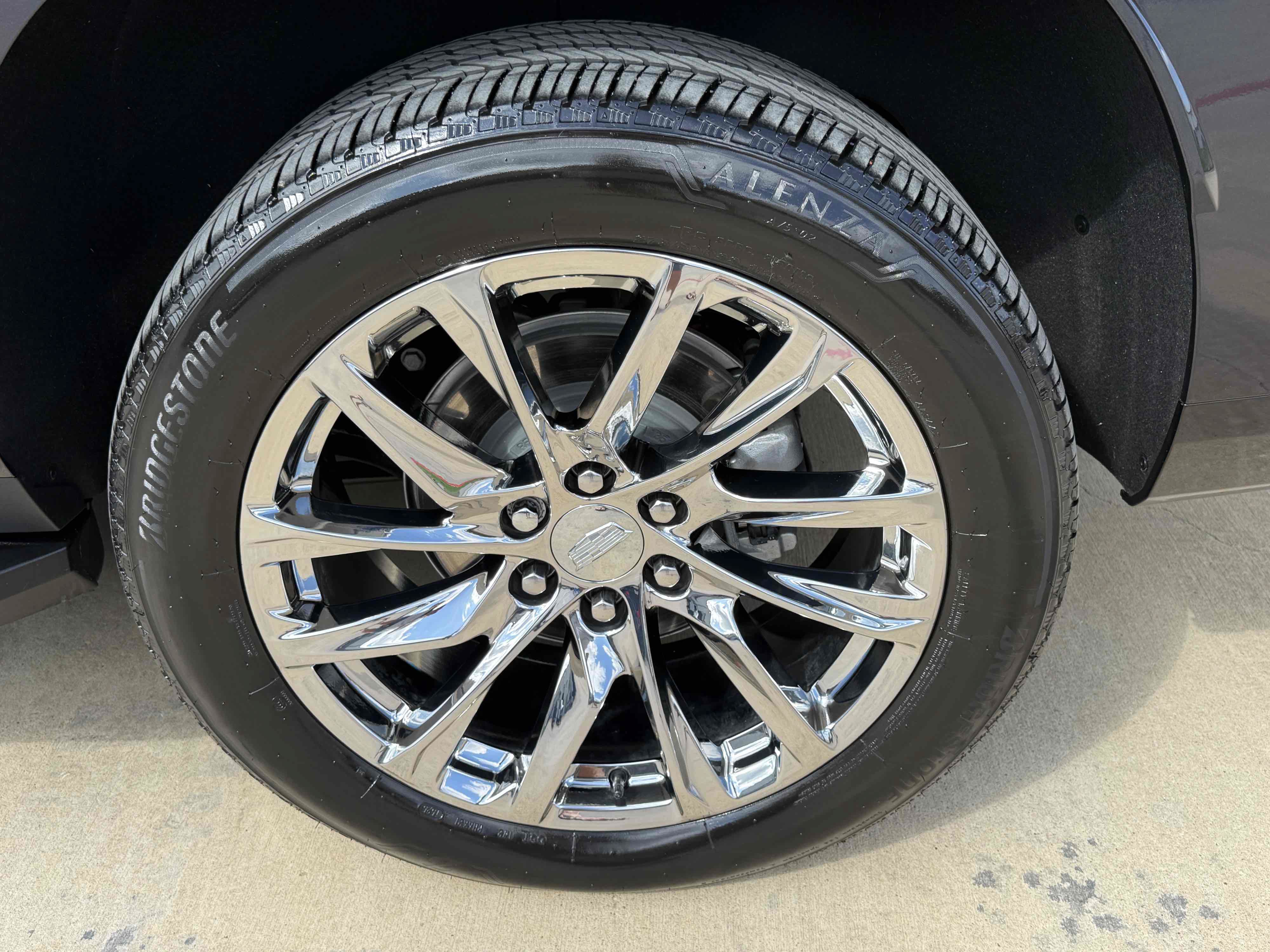 Used 2025 Cadillac Escalade Premium Luxury AWD/4WD image 19