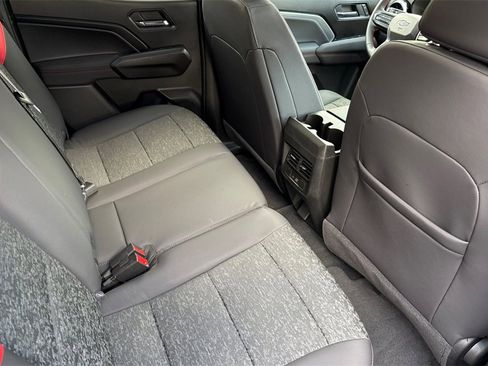 Used 2025 Chevrolet Colorado Z71 image 22