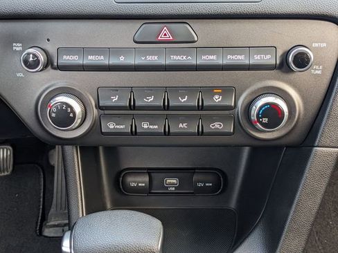 Used 2022 Kia Sportage LX image 13