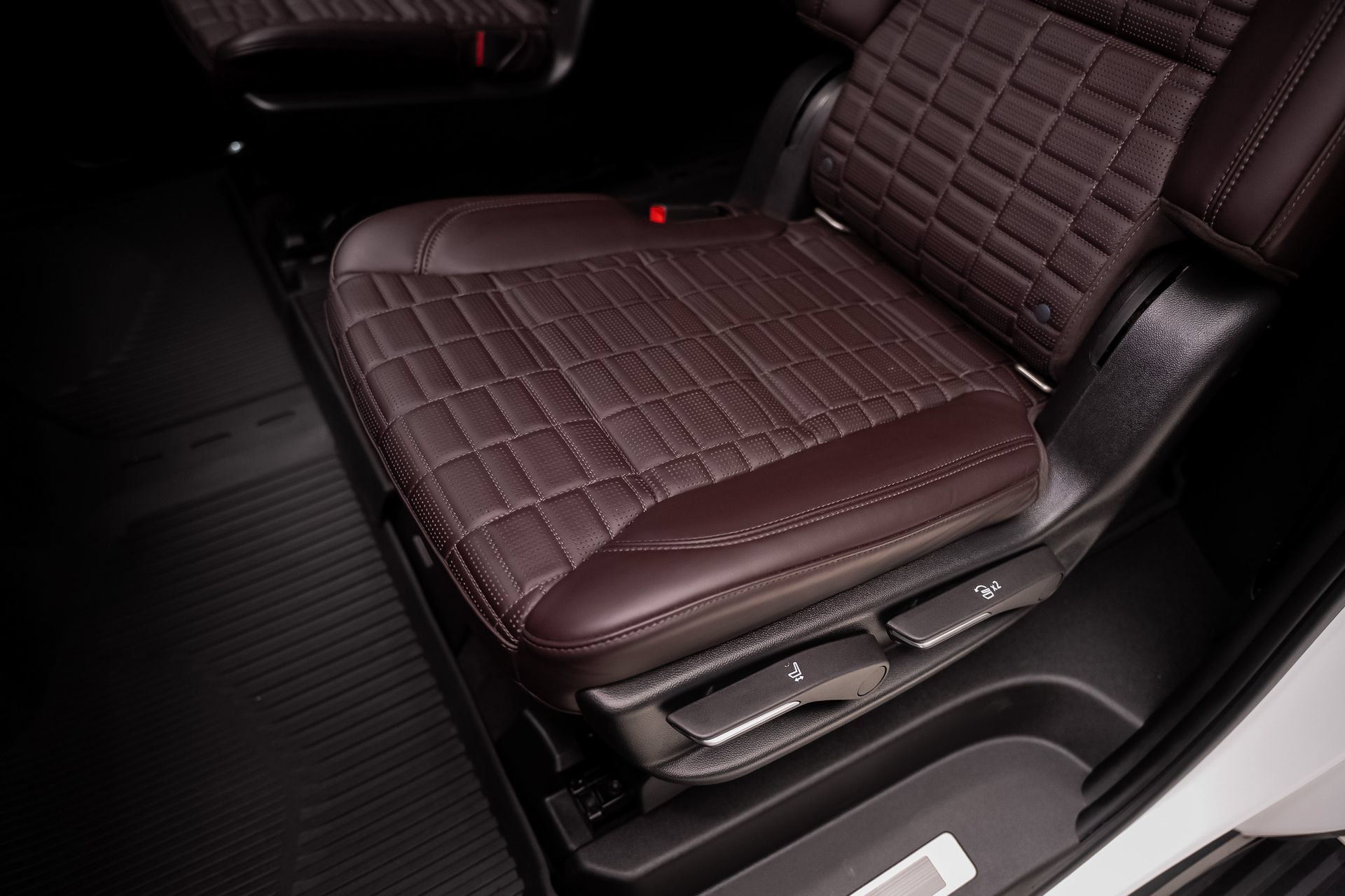 Used 2022 Cadillac Escalade ESV Premium Luxury Platinum w/ LPO, Floor Liner Package AWD/4WD image 71